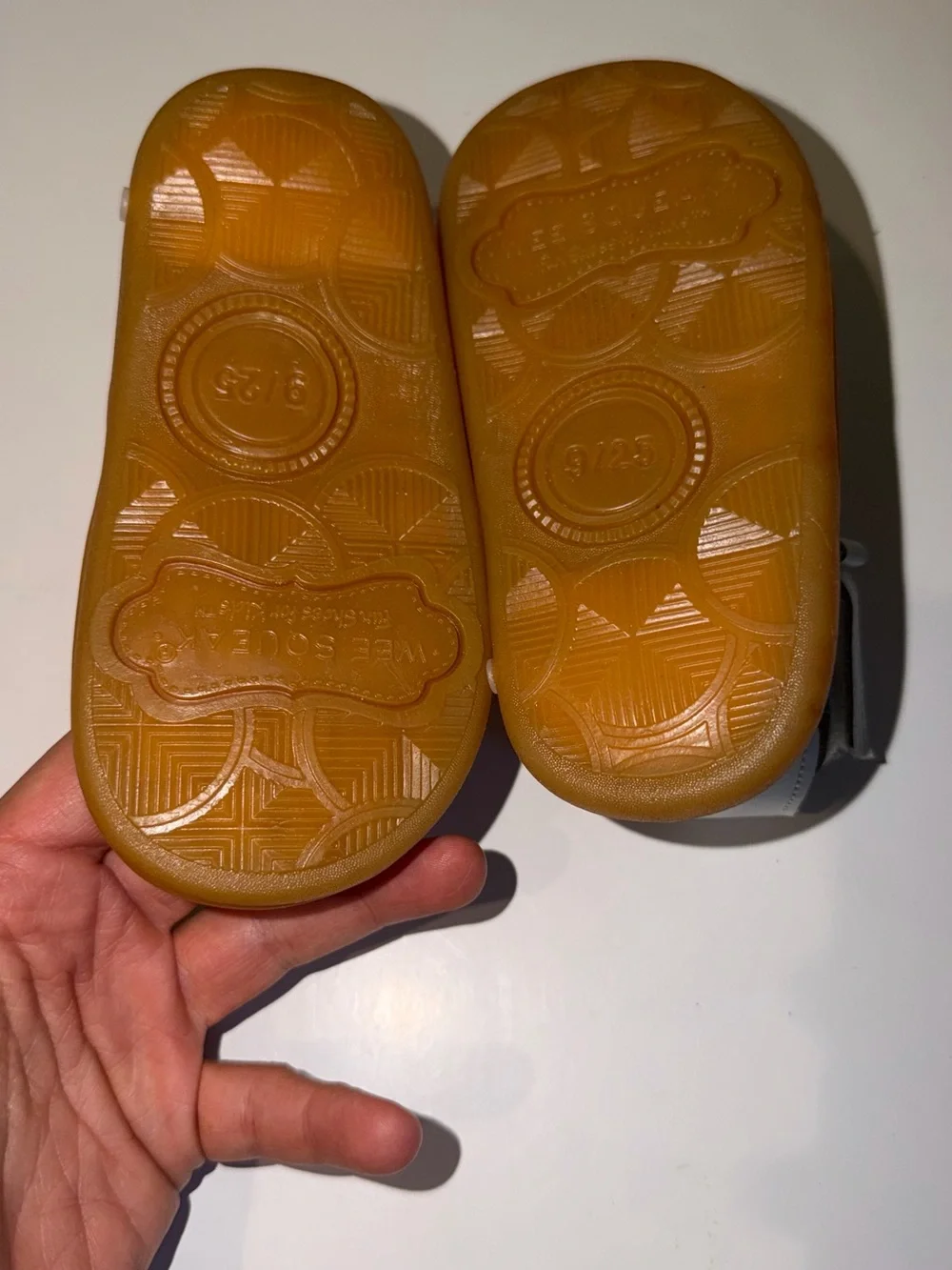 NWT Wee Squeak White Flower Squeaker Sandals | Toddler Size 9